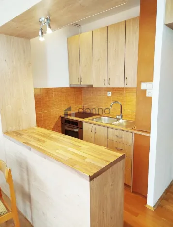 Pronájem bytu 2+kk, Praha, Urbánkova, 45 m2
