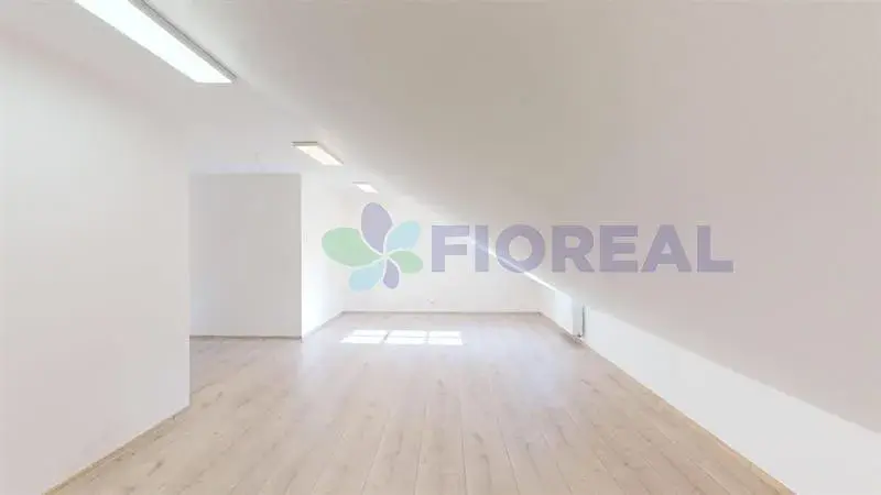 Pronájem kanceláře, Praha - Karlín, Sokolovská, 220 m2