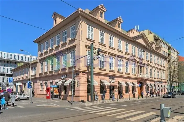 Pronájem kanceláře, Praha - Karlín, Sokolovská, 220 m2