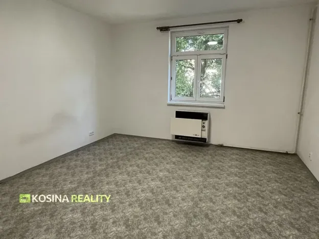 Pronájem bytu 1+1, Karlovy Vary, Závodu míru, 40 m2