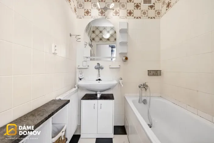 Prodej bytu 2+1, Luhačovice, Zahradní čtvrť, 53 m2