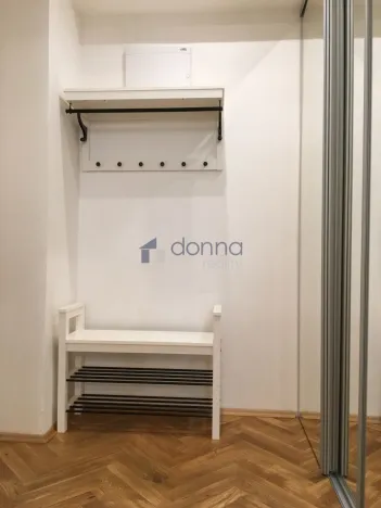 Pronájem bytu 2+kk, Praha, Rašínovo nábřeží, 47 m2