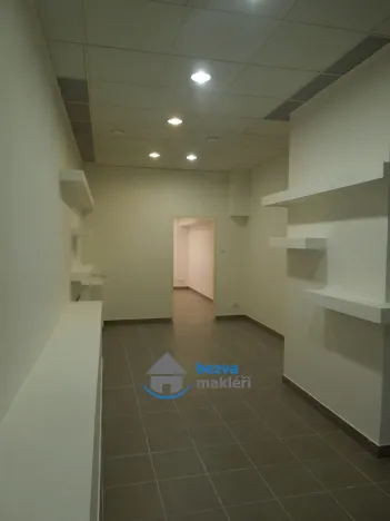 Pronájem obchodního prostoru, Pardubice, Smilova, 71 m2