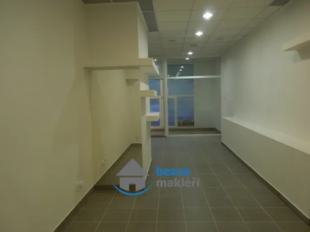 Pronájem obchodního prostoru, Pardubice, Smilova, 71 m2