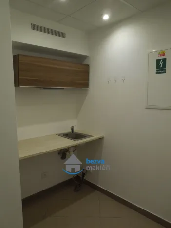 Pronájem obchodního prostoru, Pardubice, Smilova, 71 m2