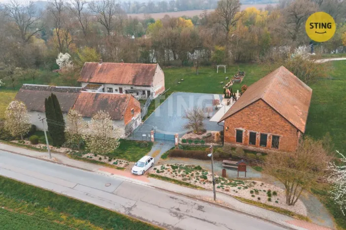 Prodej rodinného domu, Kunětice, 500 m2