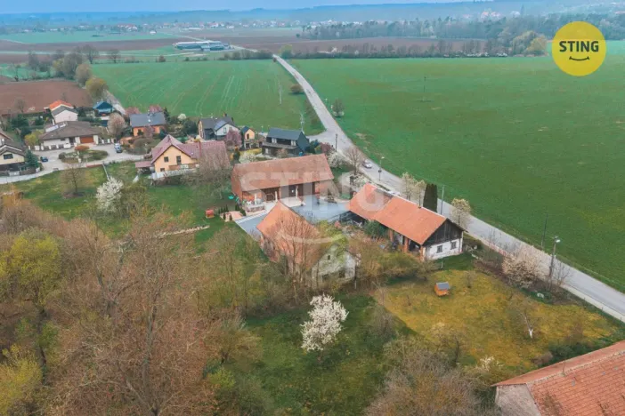 Prodej rodinného domu, Kunětice, 500 m2