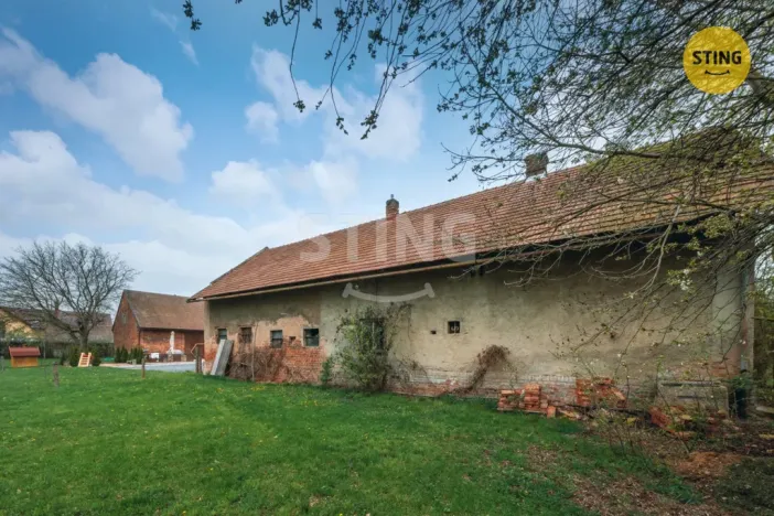 Prodej rodinného domu, Kunětice, 500 m2