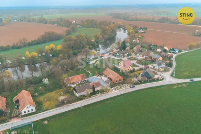 Prodej rodinného domu, Kunětice, 500 m2