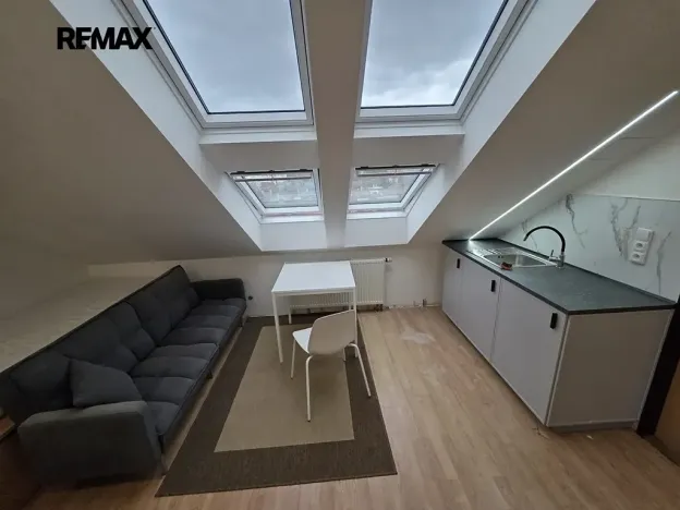 Pronájem bytu 2+kk, Praha - Dejvice, Koulova, 43 m2