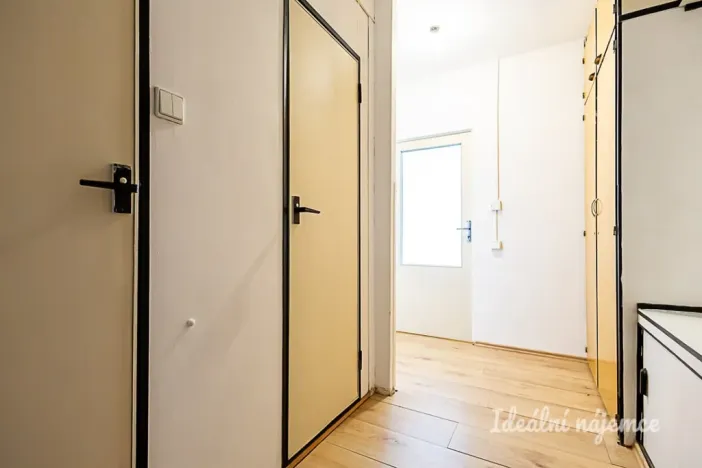 Pronájem bytu 2+kk, Praha, Doležalova, 45 m2