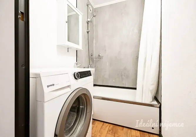 Pronájem bytu 2+kk, Praha, Doležalova, 45 m2