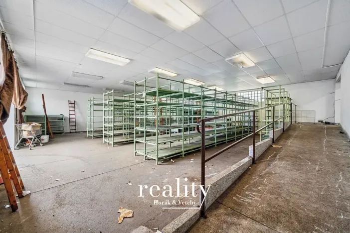 Pronájem skladu, Jihlava, Polenská, 1000 m2