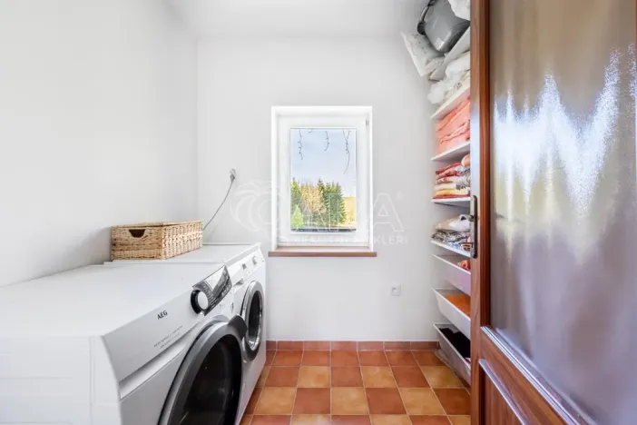 Prodej rodinného domu, Nové Dvory, 200 m2
