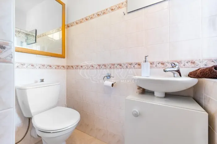 Prodej rodinného domu, Nové Dvory, 200 m2