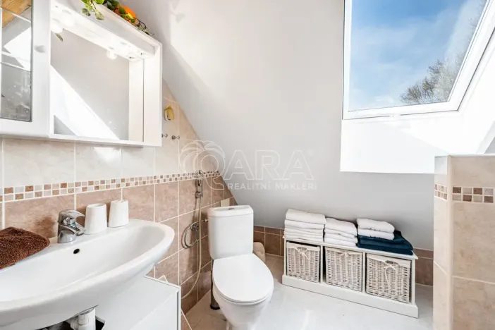Prodej rodinného domu, Nové Dvory, 200 m2