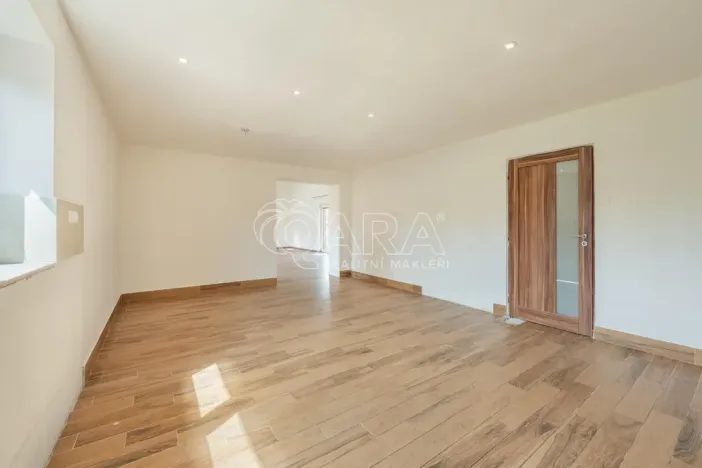 Prodej rodinného domu, Zvánovice, Třemblatská, 240 m2