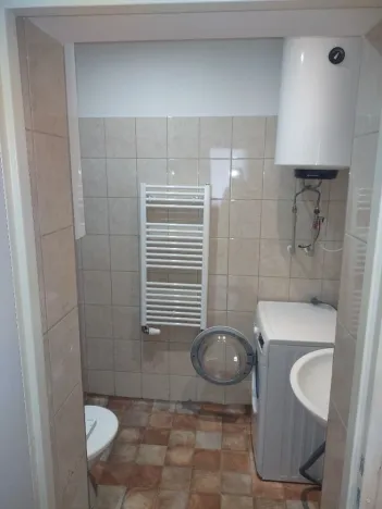 Pronájem bytu 1+kk, Ústí nad Labem - Krásné Březno, 1. máje, 24 m2