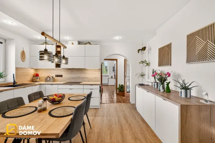 Prodej ubytování, Zlín - Štípa, Mariánské náměstí, 819 m2