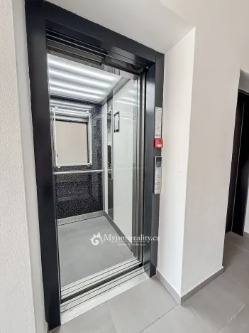 Pronájem bytu 2+kk, Znojmo, Vančurova, 48 m2