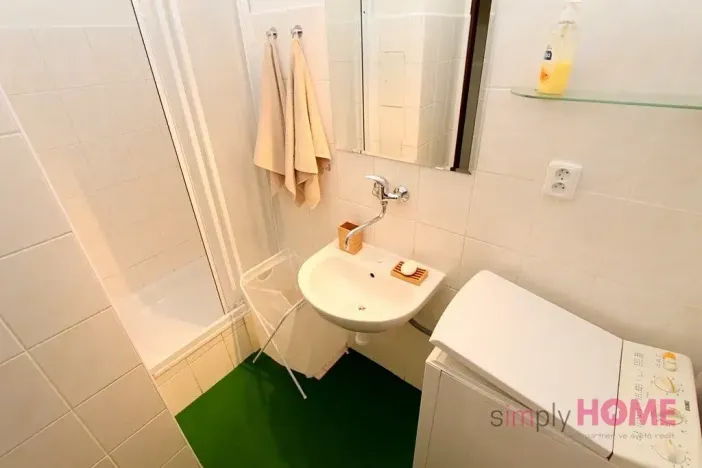 Pronájem bytu 2+kk, Praha - Karlín, Sokolovská, 40 m2