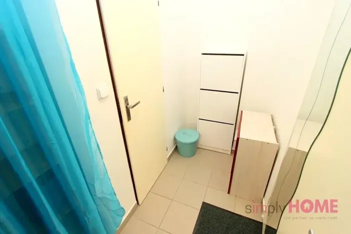 Pronájem bytu 2+kk, Praha - Karlín, Sokolovská, 40 m2