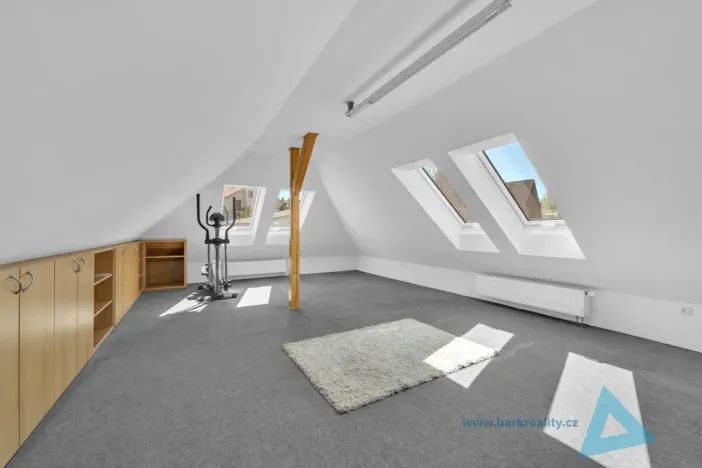 Prodej rodinného domu, Nová Paka, L. Zívra, 180 m2