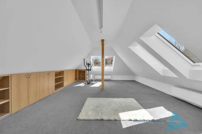 Prodej rodinného domu, Nová Paka, L. Zívra, 180 m2
