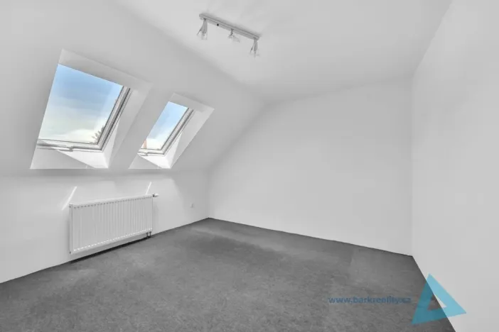 Prodej rodinného domu, Nová Paka, L. Zívra, 180 m2