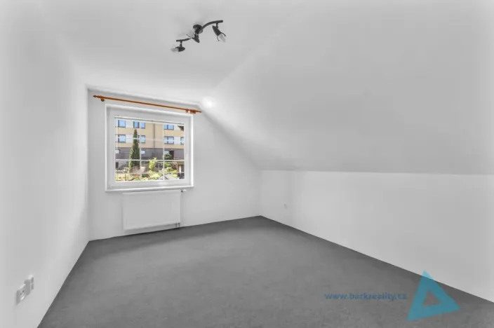 Prodej rodinného domu, Nová Paka, L. Zívra, 180 m2