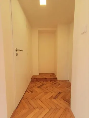 Pronájem bytu 1+kk, Praha, Svobodova, 33 m2