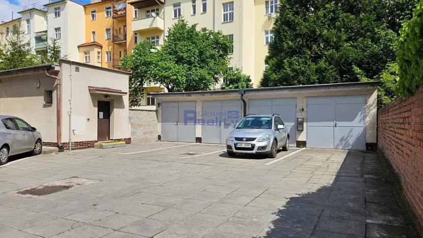 Pronájem komerční nemovitosti, Hradec Králové, Jeronýmova, 69 m2