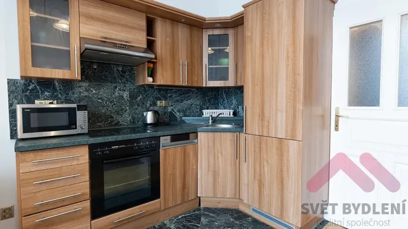 Pronájem bytu 2+kk, Praha - Karlín, Sokolovská, 47 m2
