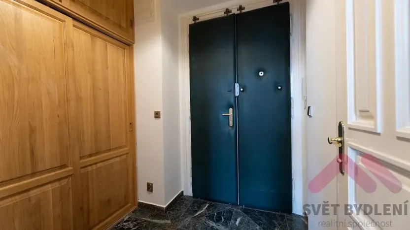 Pronájem bytu 2+kk, Praha - Karlín, Sokolovská, 47 m2