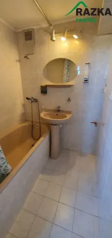 Pronájem bytu 2+1, Mariánské Lázně - Úšovice, Školní náměstí, 61 m2