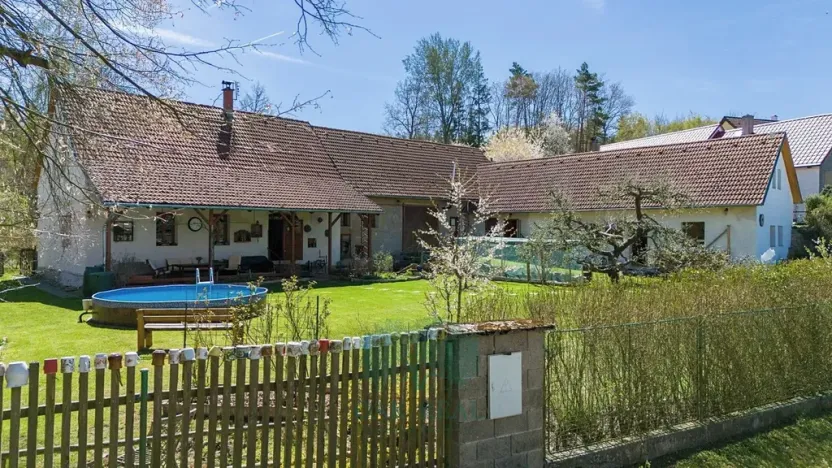 Prodej rodinného domu, Skomelno, 284 m2