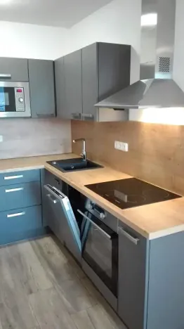 Pronájem bytu 2+kk, Králův Dvůr, Nad Stadionem, 42 m2