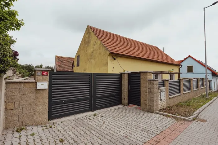 Prodej vícegeneračního domu, Malíkovice, 210 m2