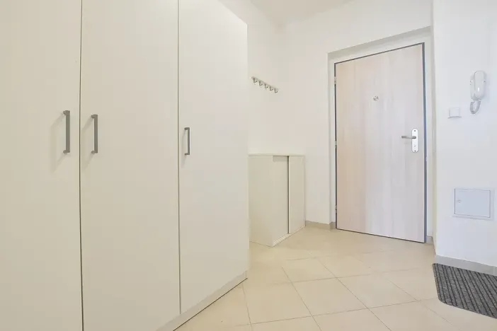 Pronájem bytu 2+kk, Nymburk, Ke Strouze, 51 m2