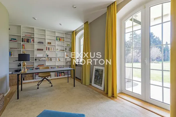Pronájem vily, Praha - Dejvice, V Šáreckém údolí, 719 m2