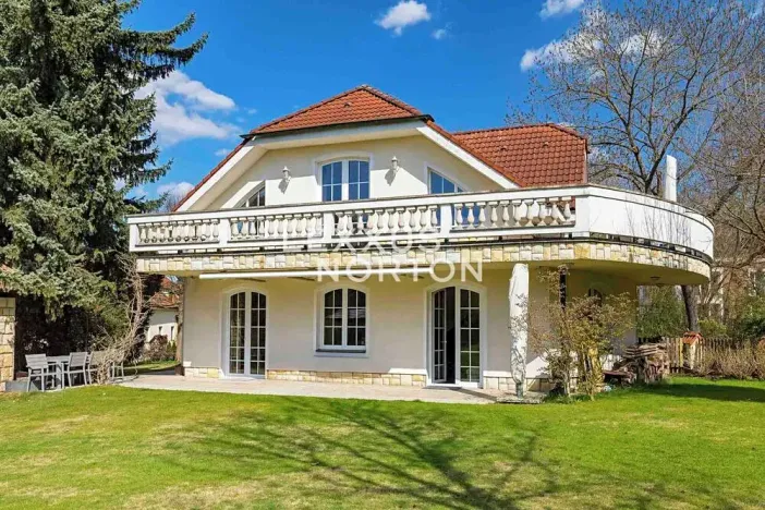 Pronájem vily, Praha - Dejvice, V Šáreckém údolí, 719 m2