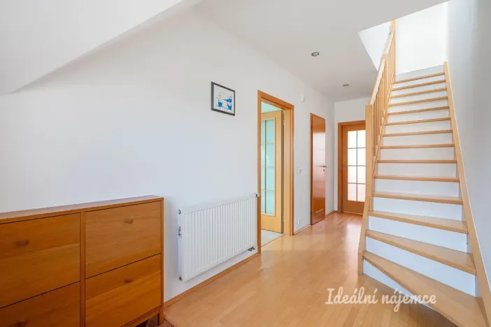 Pronájem bytu 3+kk, Jesenice, Za Rybníkem, 91 m2