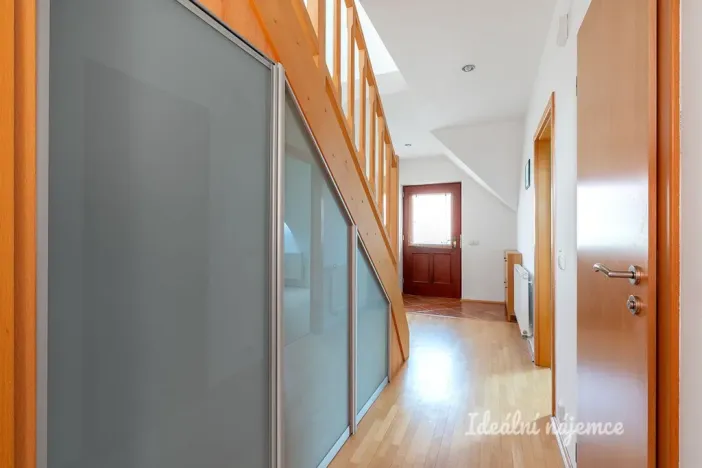 Pronájem bytu 3+kk, Jesenice, Za Rybníkem, 91 m2