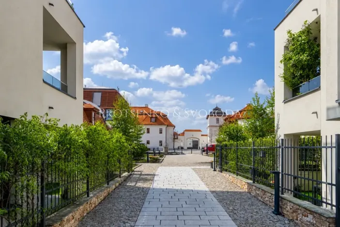 Pronájem bytu 2+kk, Praha - Troja, Pod Havránkou, 63 m2