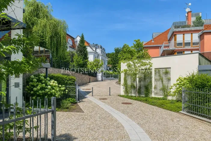 Pronájem bytu 2+kk, Praha - Troja, Pod Havránkou, 63 m2