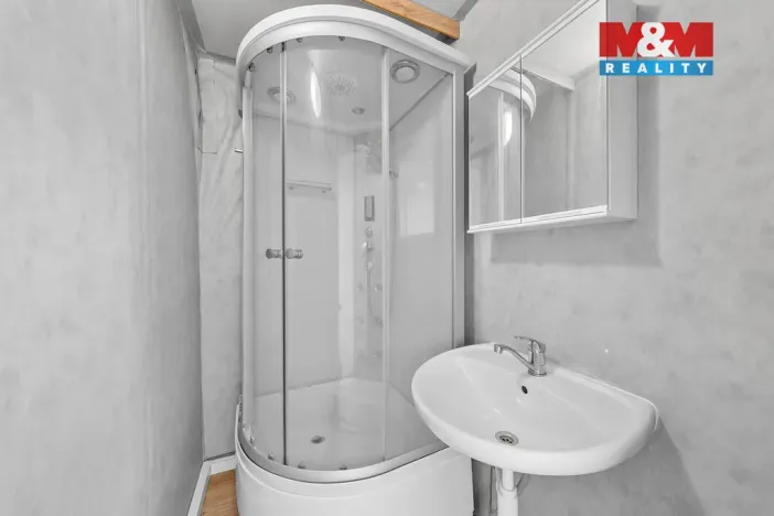 Prodej bytu 1+kk, Ústí nad Labem - Krásné Březno, Dr. Horákové, 31 m2