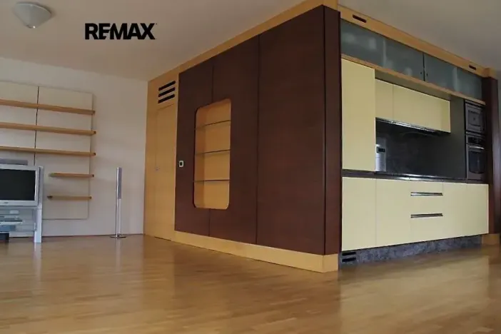 Pronájem bytu 2+kk, Vestec, Ve Stromkách, 106 m2