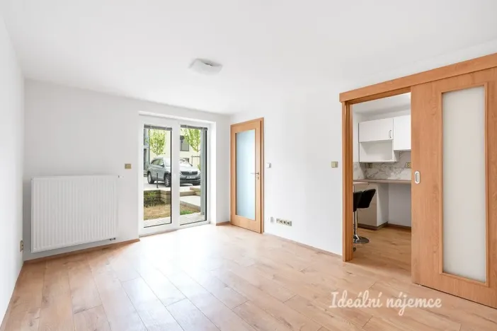Pronájem bytu 2+kk, Přezletice, Zahradní, 34 m2