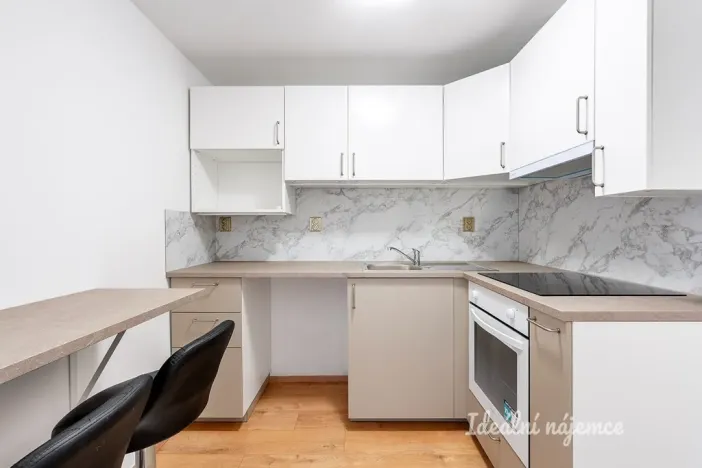 Pronájem bytu 2+kk, Přezletice, Zahradní, 34 m2