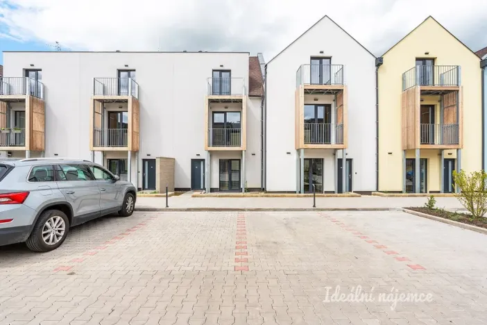 Pronájem bytu 2+kk, Přezletice, Zahradní, 34 m2
